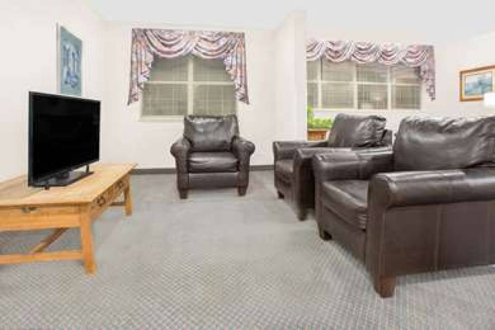 MICROTEL INN & SUITES BY WYNDHAM BR 2