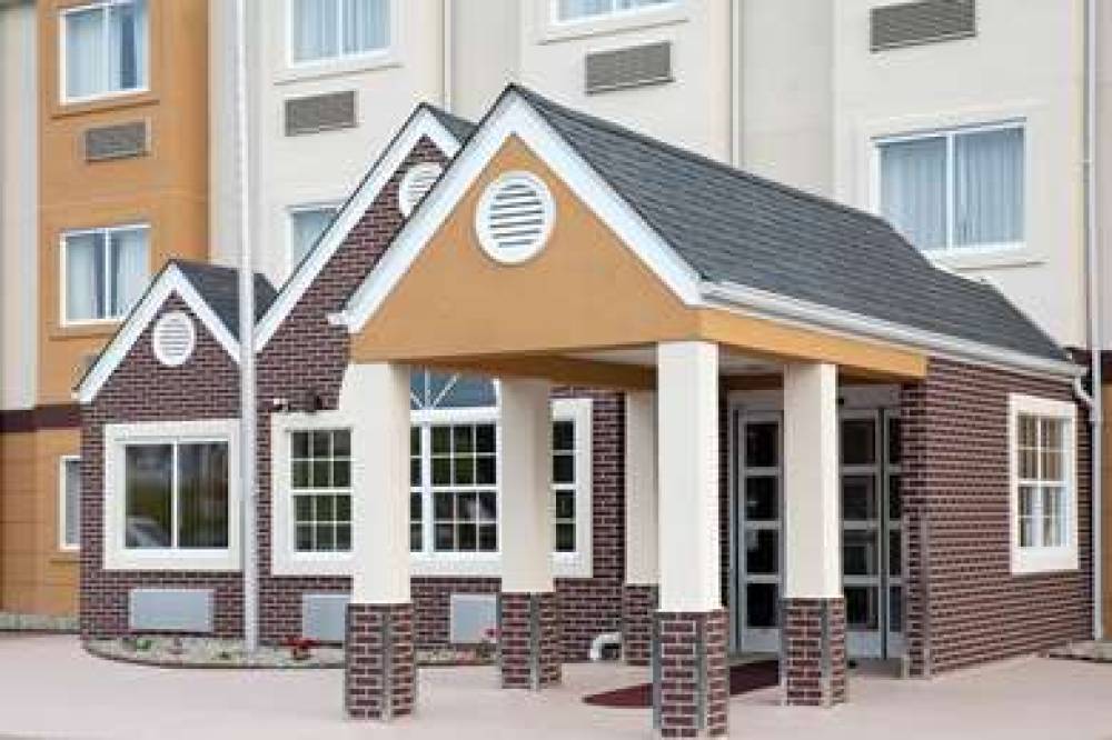 Microtel Inn & Suites By Wyndham Charleston South 2