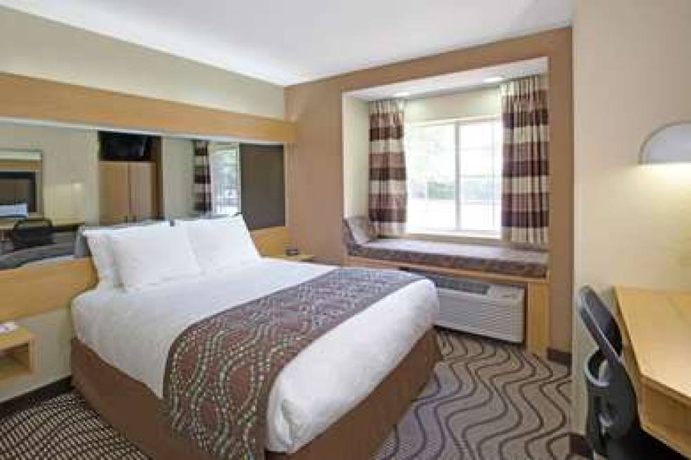 Microtel Inn & Suites By Wyndham Charlotte/University Place 6