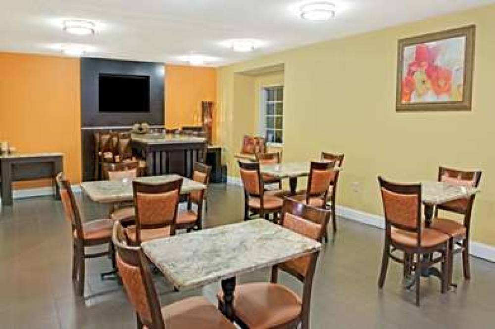 Microtel Inn & Suites By Wyndham Charlotte/University Place 3