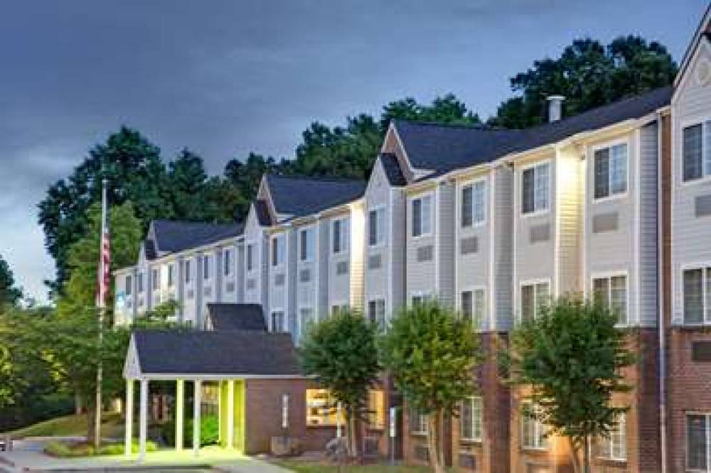 Microtel Inn & Suites By Wyndham Charlotte/University Place 1