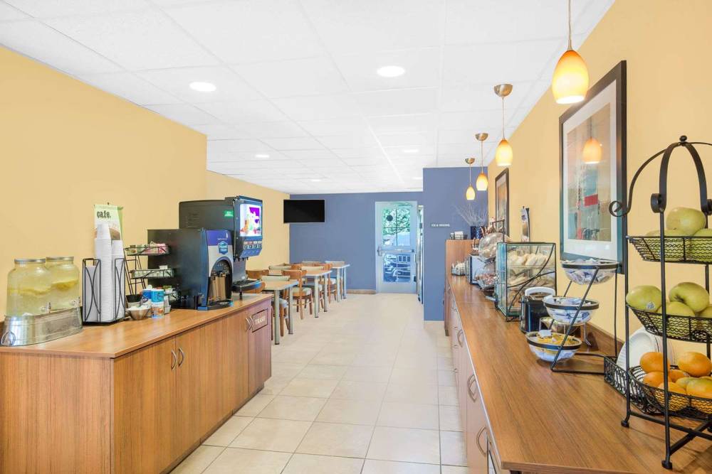 Microtel Inn & Suites By Wyndham Chili/Rochester Airport 3