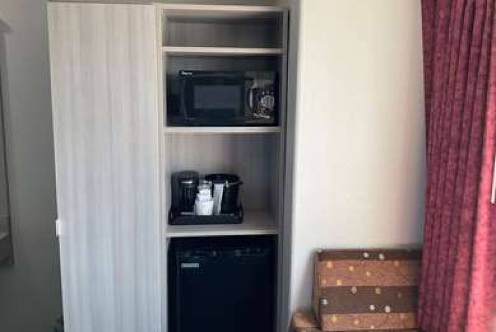 MICROTEL INN & SUITES BY WYNDHAM CL 6