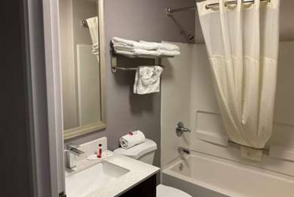 MICROTEL INN & SUITES BY WYNDHAM CL 8