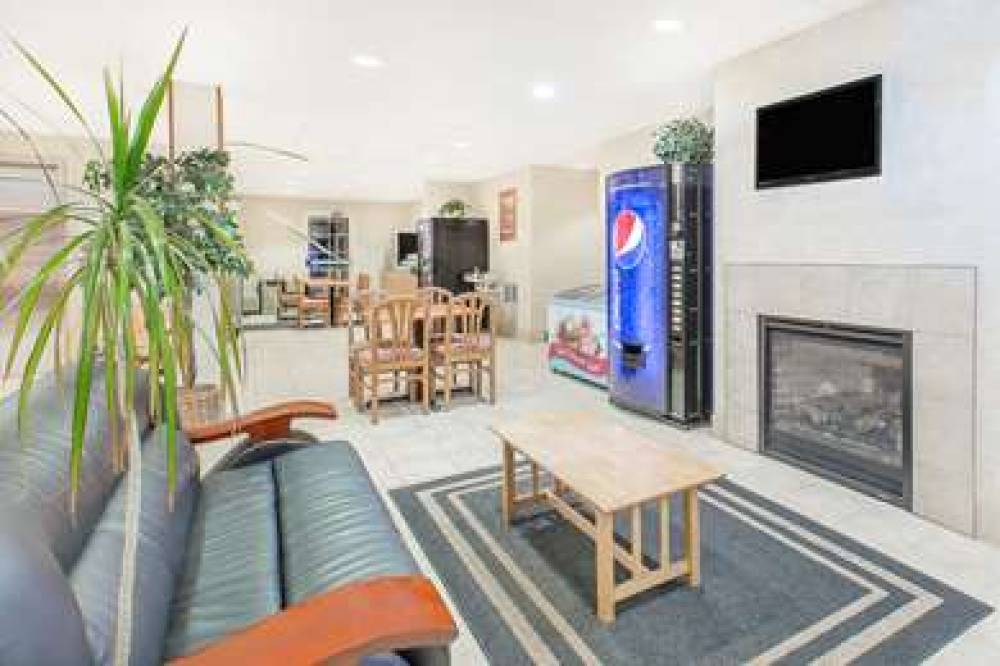 Microtel Inn & Suites By Wyndham Colfax/Newton 3