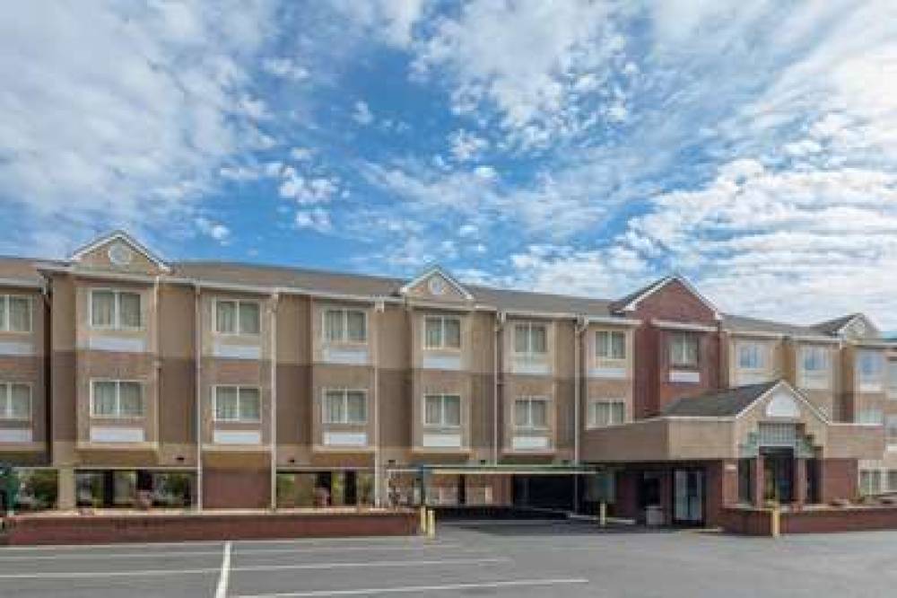 Microtel Inn & Suites By Wyndham Cornelius/Lake Norman 6
