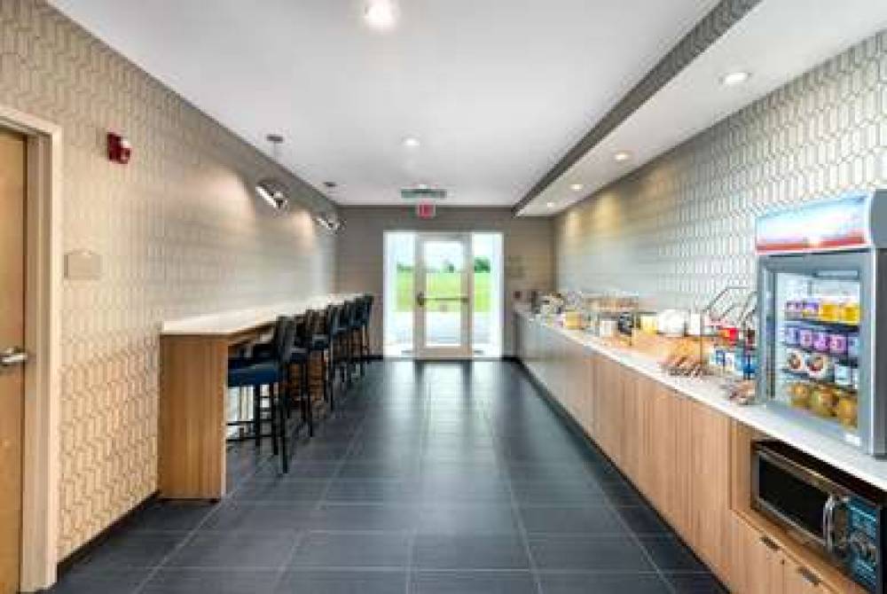 MICROTEL INN & SUITES BY WYNDHAM FA 8