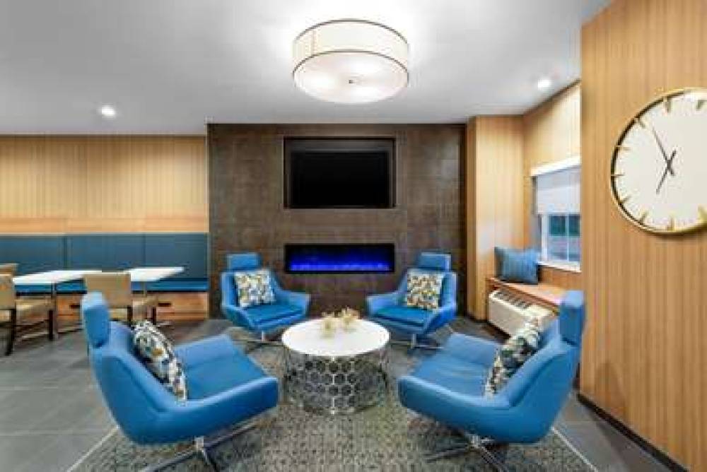 MICROTEL INN & SUITES BY WYNDHAM FA 2