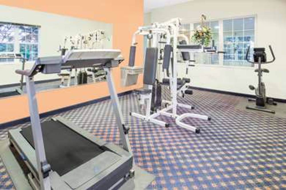 Microtel Inn & Suites By Wyndham Fond Du Lac 4