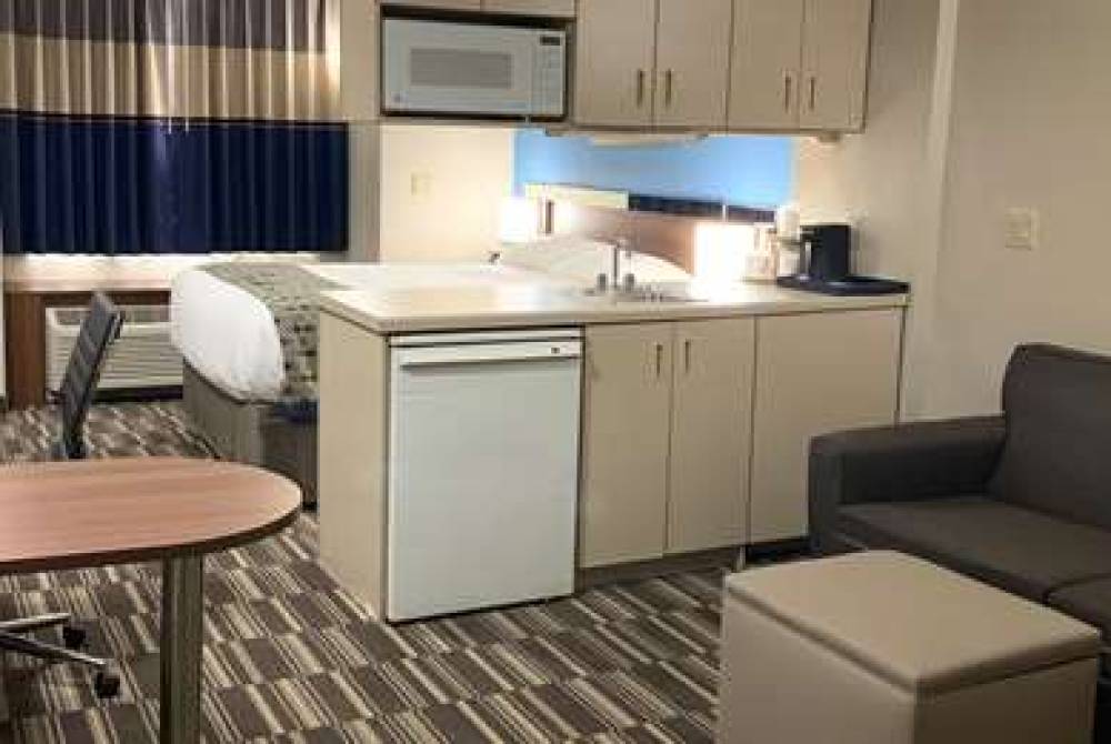Microtel Inn & Suites By Wyndham Fond Du Lac 8