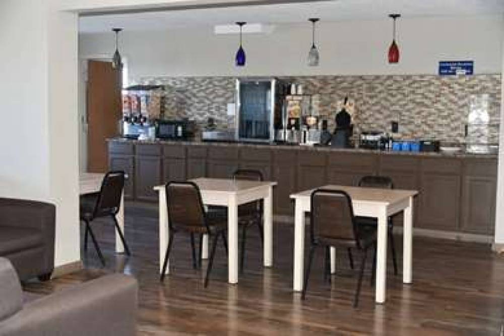 Microtel Inn & Suites By Wyndham Fond Du Lac 9