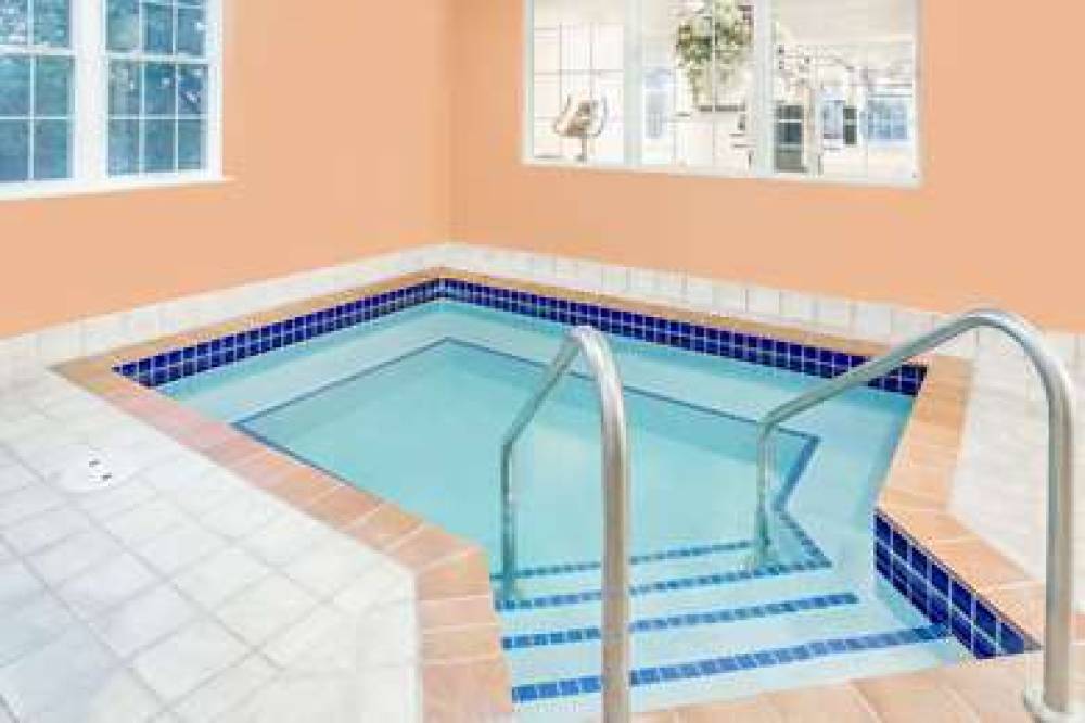 Microtel Inn & Suites By Wyndham Fond Du Lac 3