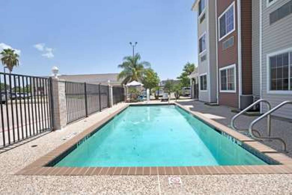 Microtel Inn & Suites By Wyndham Houston 5