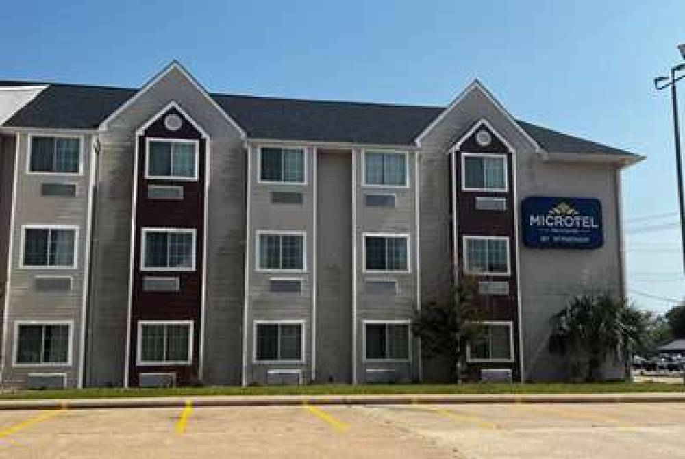 Microtel Inn & Suites By Wyndham Houston 1