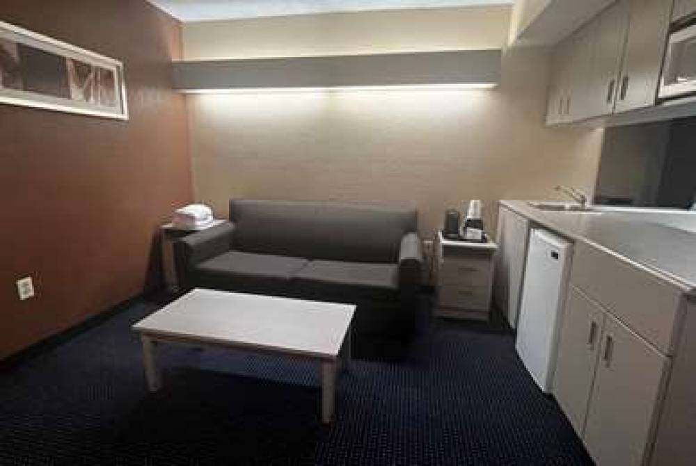 Microtel Inn & Suites By Wyndham Houston 9