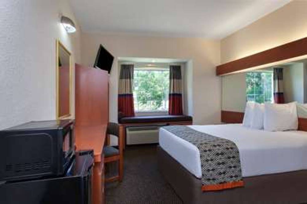 MICROTEL INN & SUITES BY WYNDHAM LA 10