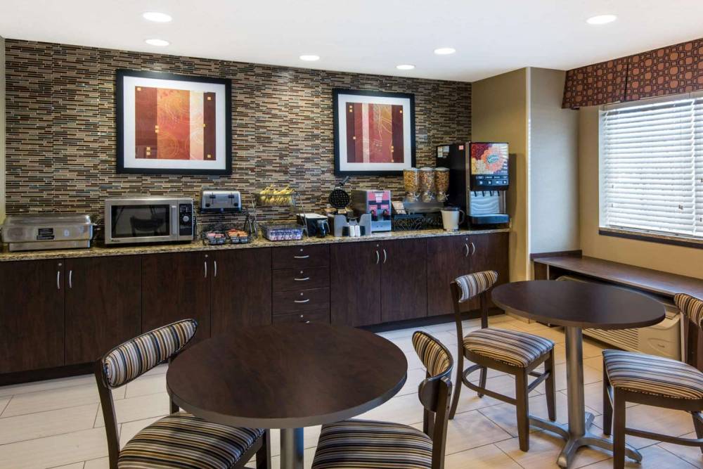 Microtel Inn & Suites By Wyndham North Canton 2