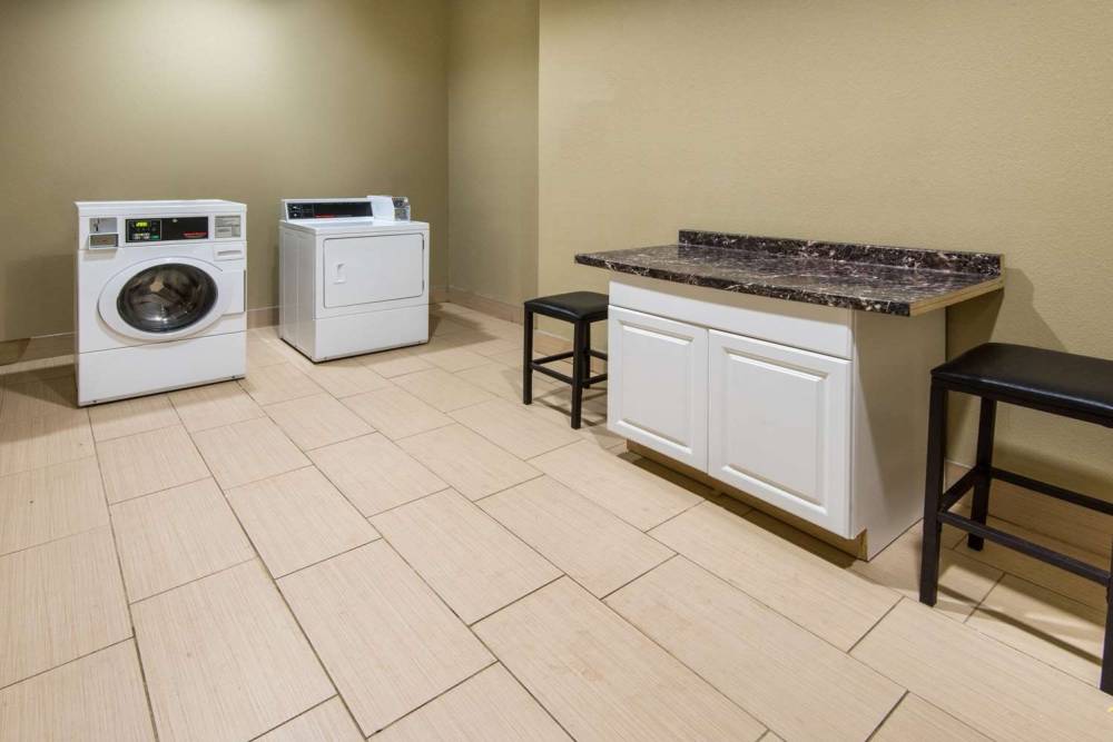 Microtel Inn & Suites By Wyndham North Canton 3