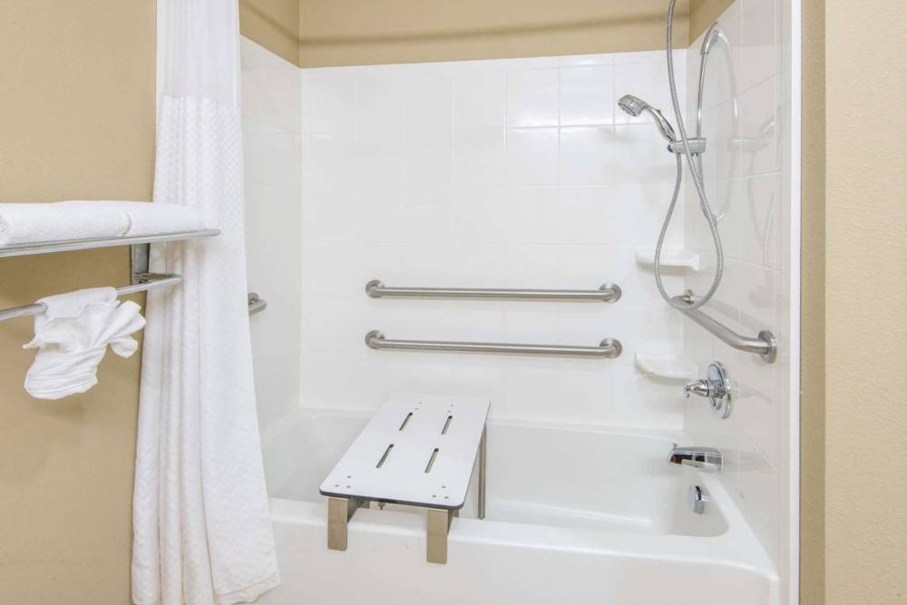 Microtel Inn & Suites By Wyndham North Canton 8