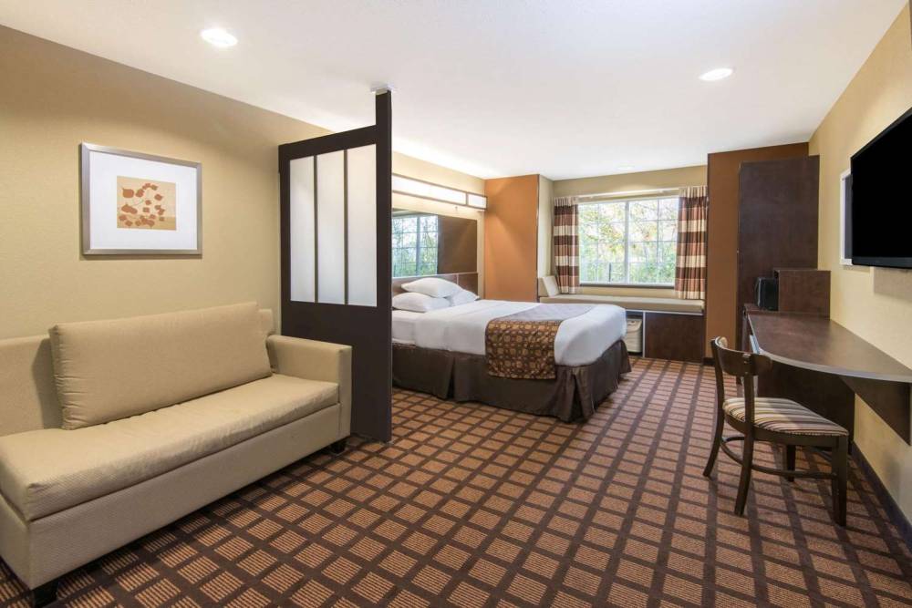 Microtel Inn & Suites By Wyndham North Canton 4