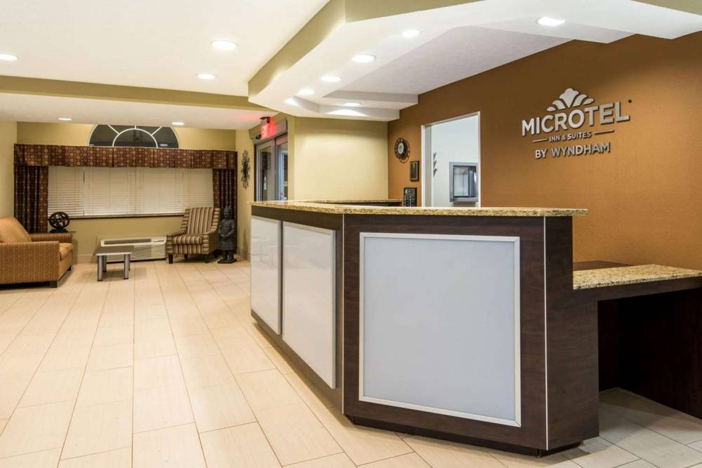 Microtel Inn & Suites By Wyndham North Canton 5