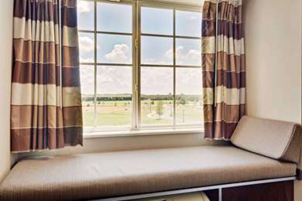 Microtel Inn & Suites By Wyndham Perry 9
