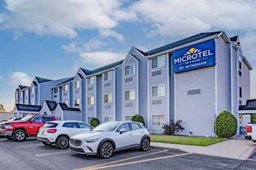 Microtel Inn & Suites By Wyndham Plattsburgh 1