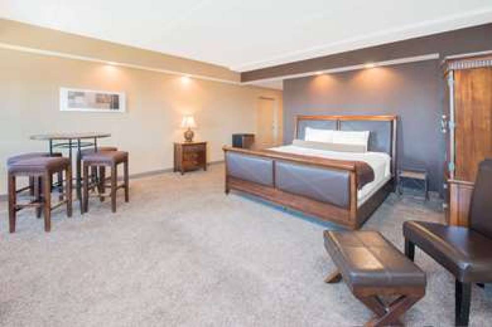 Microtel Inn & Suites By Wyndham Quincy 8