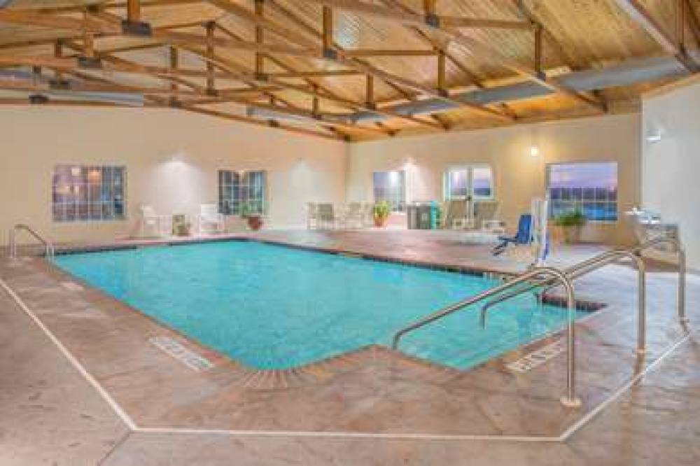 Microtel Inn & Suites By Wyndham Quincy 3