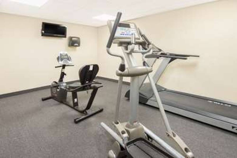 Microtel Inn & Suites By Wyndham Quincy 4