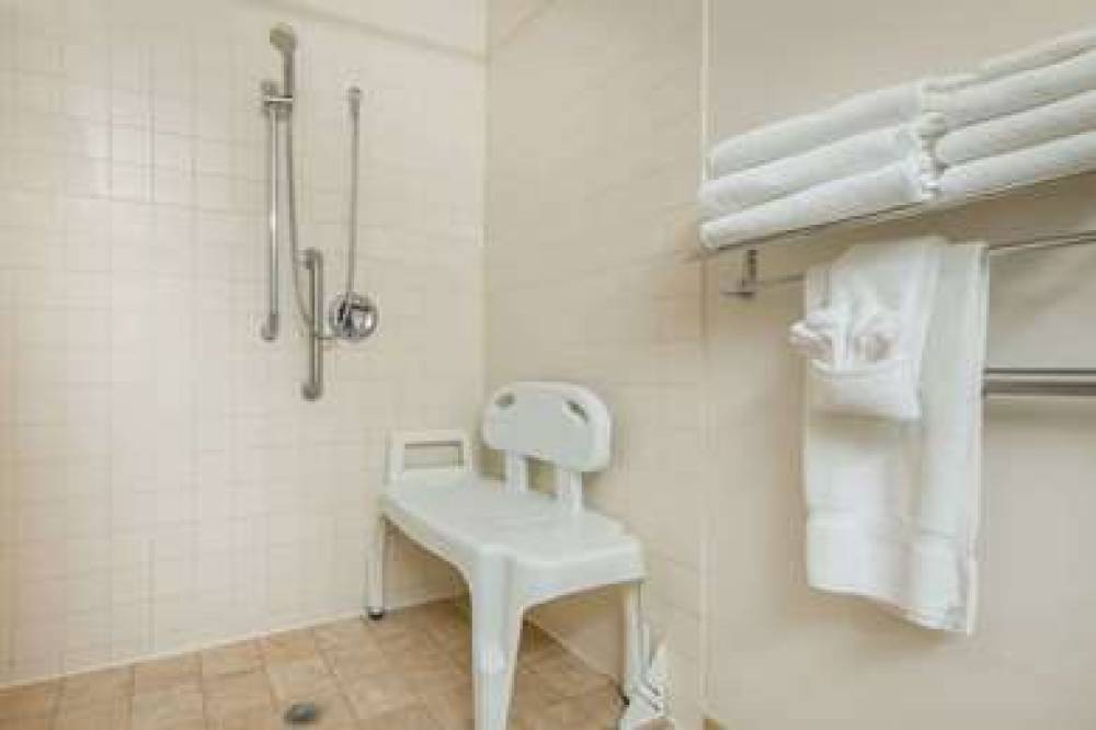 MICROTEL INN & SUITES BY WYNDHAM RA 2
