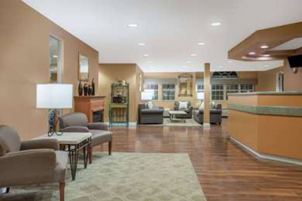 MICROTEL INN & SUITES BY WYNDHAM RA 8