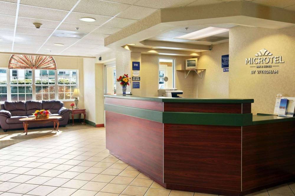 Microtel Inn & Suites By Wyndham Rock Hill/Charlotte Area 10