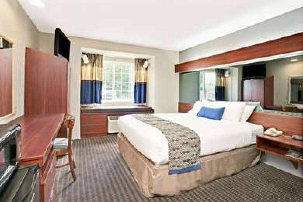 Microtel Inn & Suites By Wyndham Roseville/Detroit Area 5