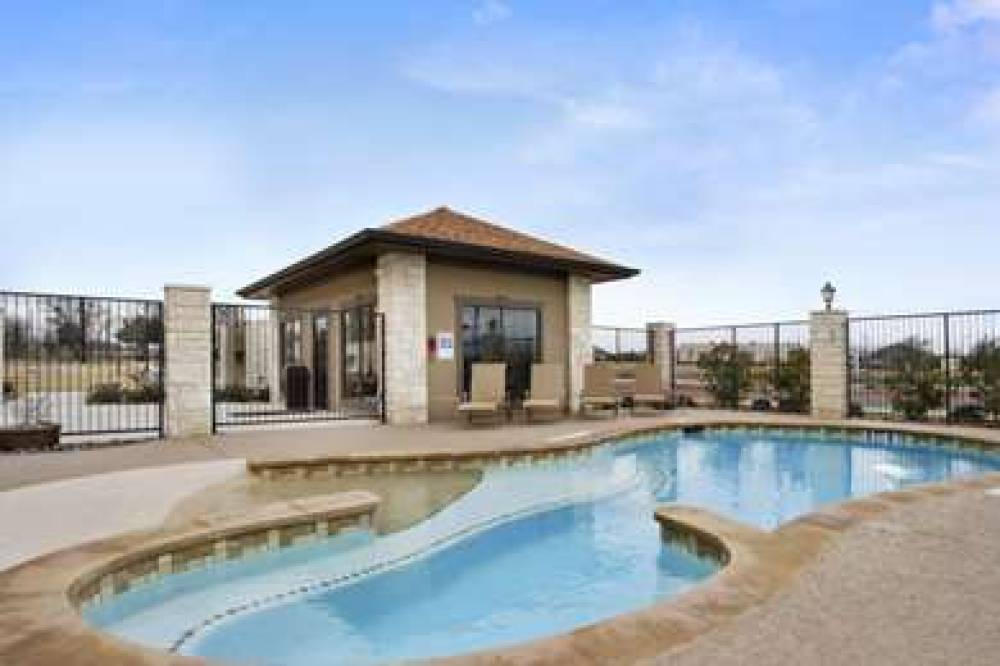 Microtel Inn & Suites By Wyndham Round Rock 3