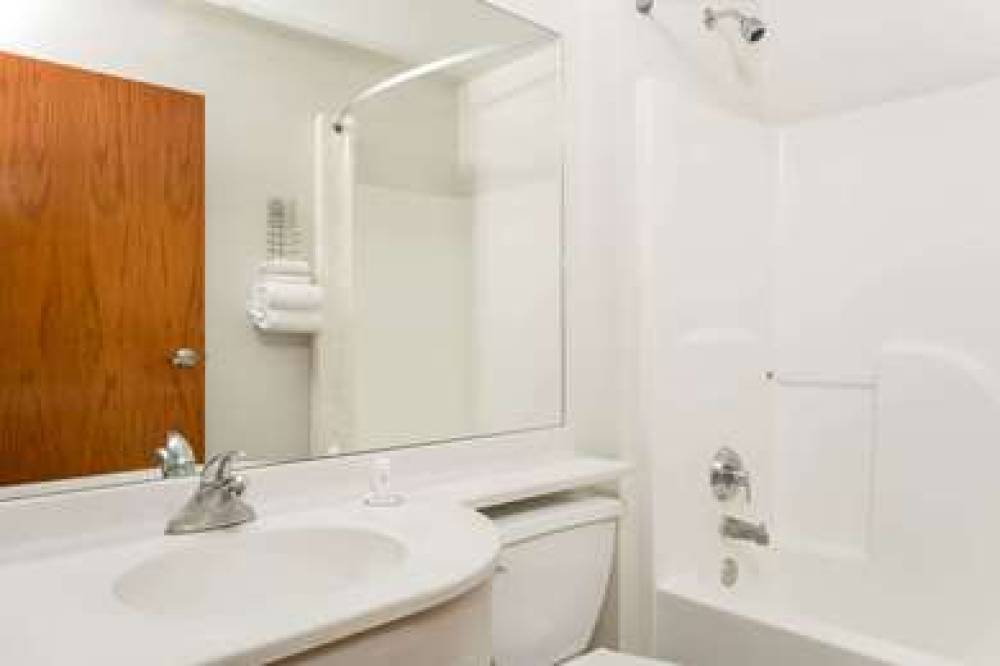 Microtel Inn & Suites By Wyndham Salt Lake City Airport 8