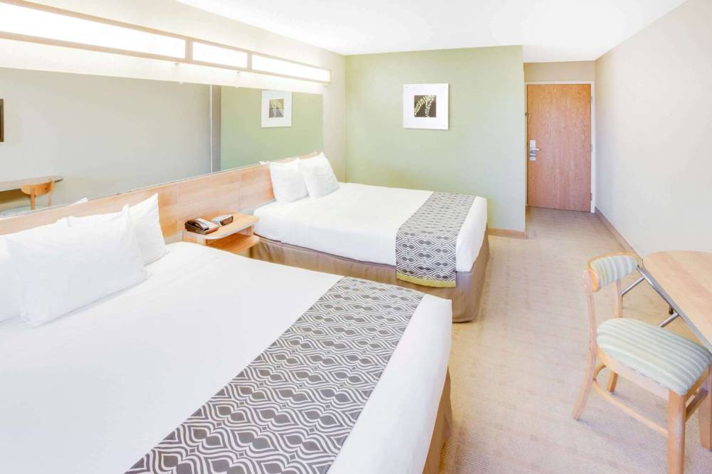Microtel Inn & Suites By Wyndham Saraland/North Mobile 9