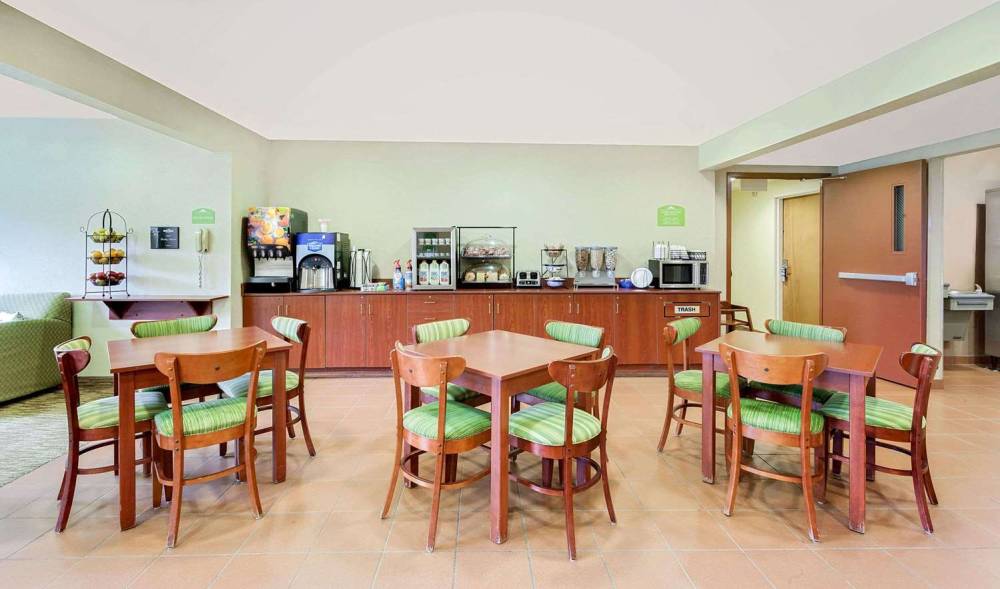 Microtel Inn & Suites By Wyndham Wellsville 10