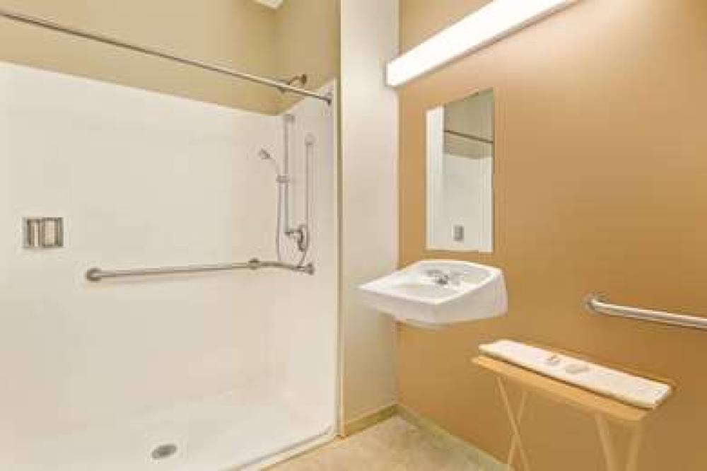 Microtel Inn & Suites By Wyndham York 8