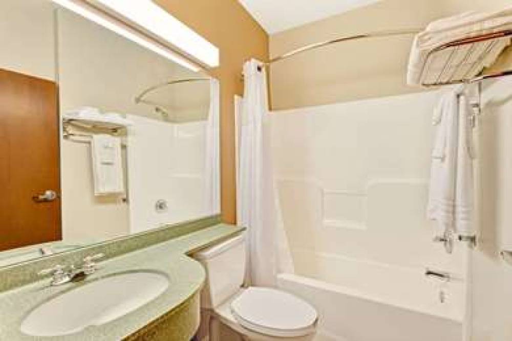 Microtel Inn & Suites By Wyndham York 7