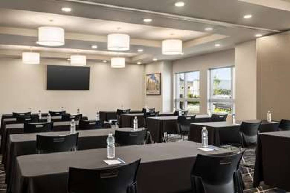 MICROTEL MONTREAL AIRPT 8