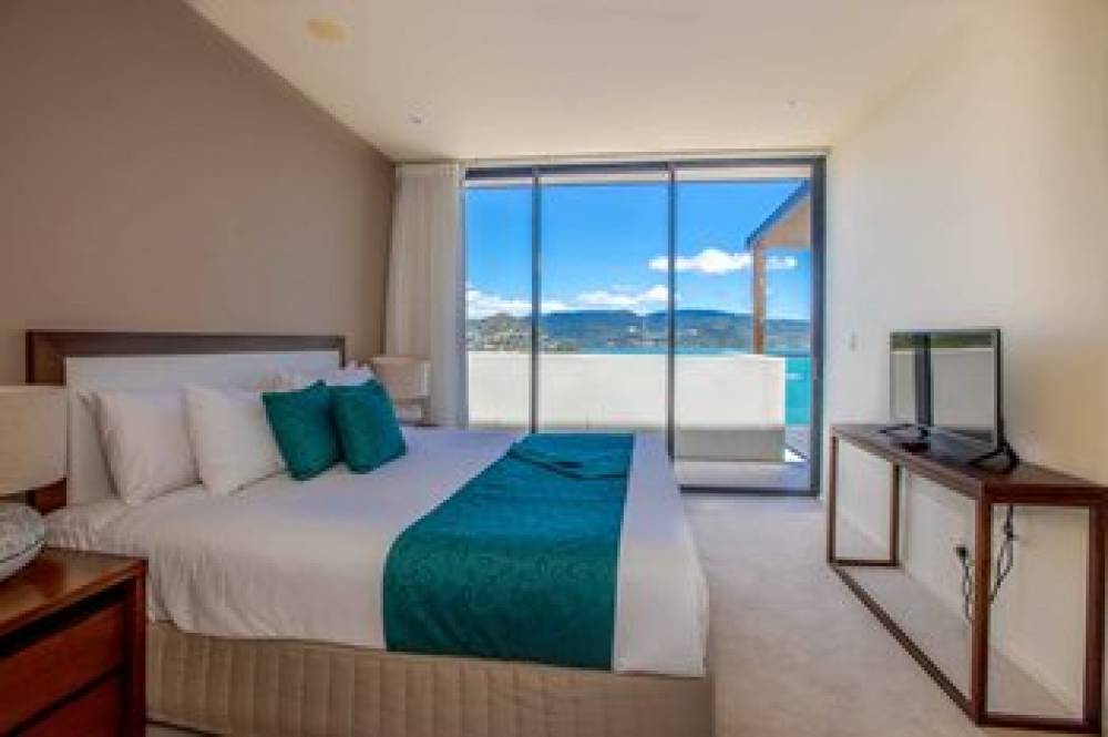 MIRAGE WHITSUNDAYS 2