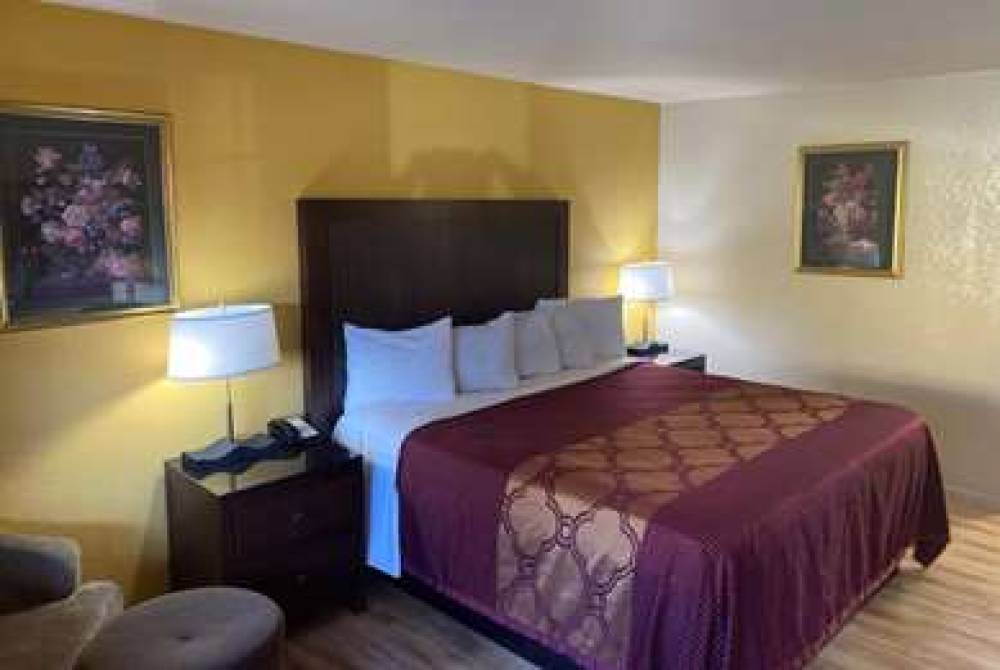 MISSION INN AND SUITES 3