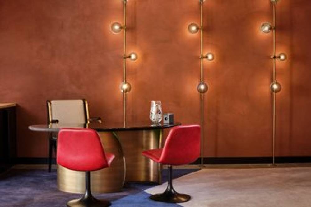 Montcalm East Autograph Collection 4