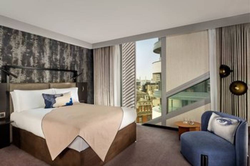 Montcalm East Autograph Collection 10