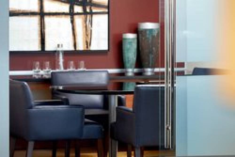 Montreal Airport Marriott In-Terminal Hotel 8