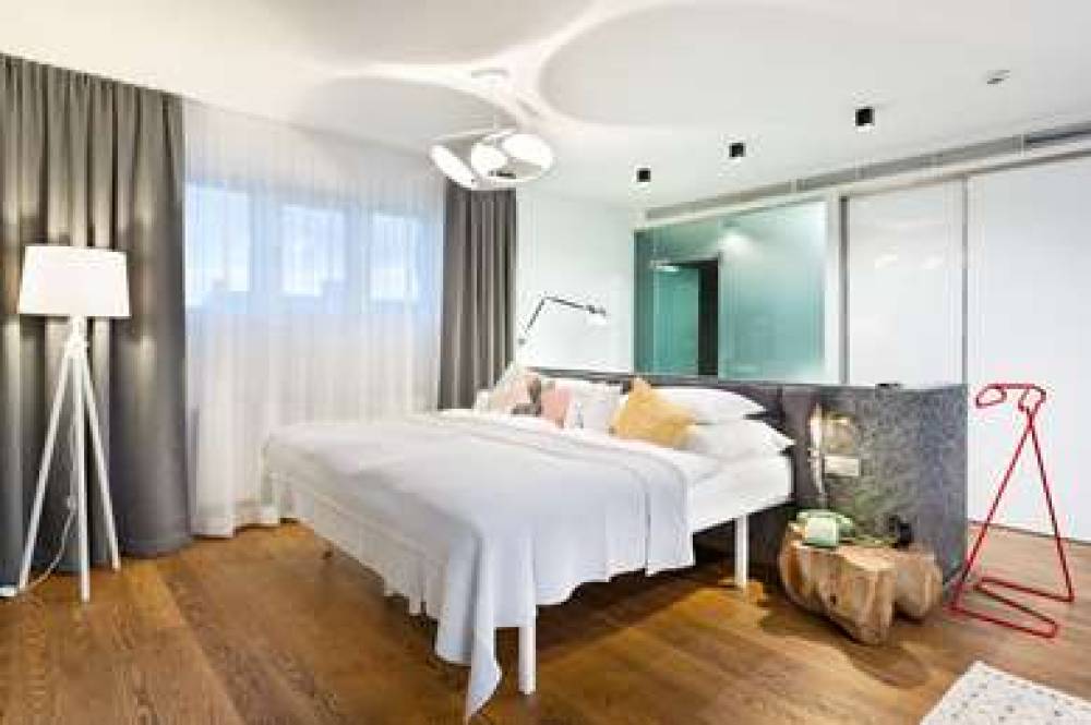 MOSAIC HOUSE 9