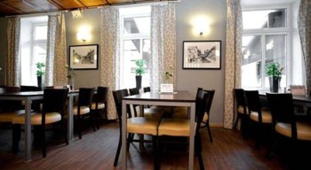 MOSS HOTEL 6