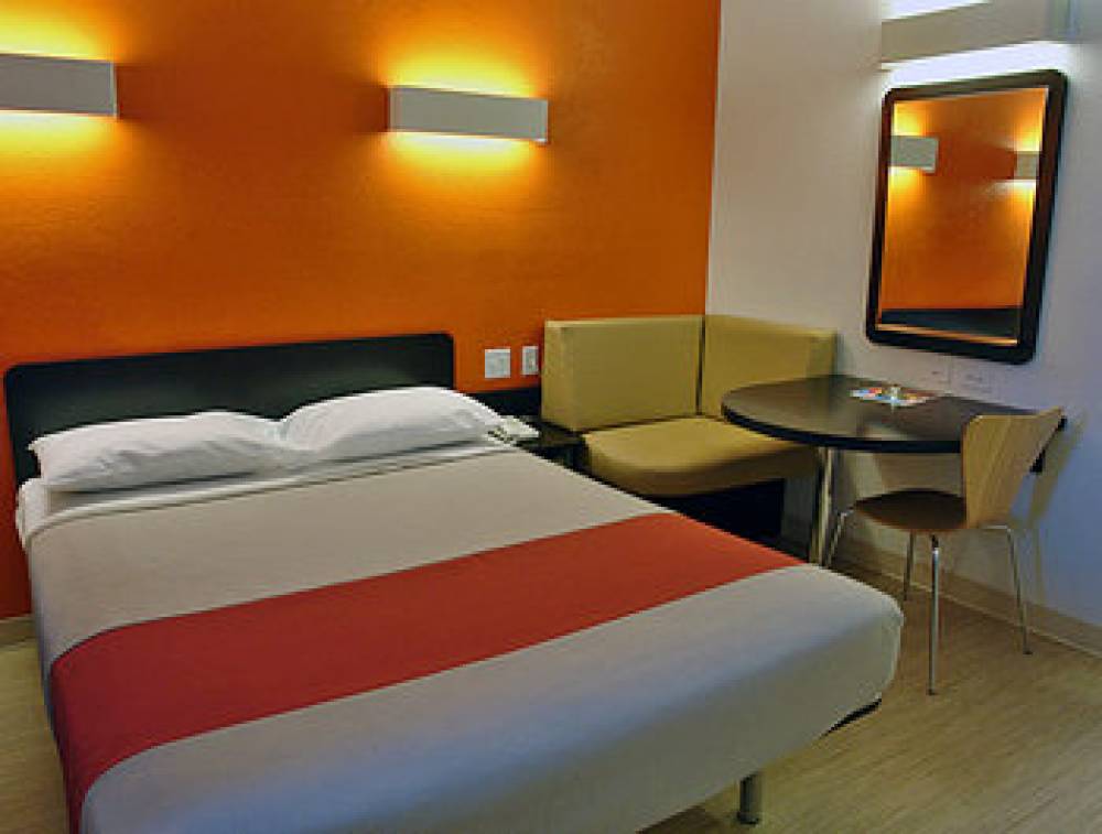 Motel 6 Airdrie
