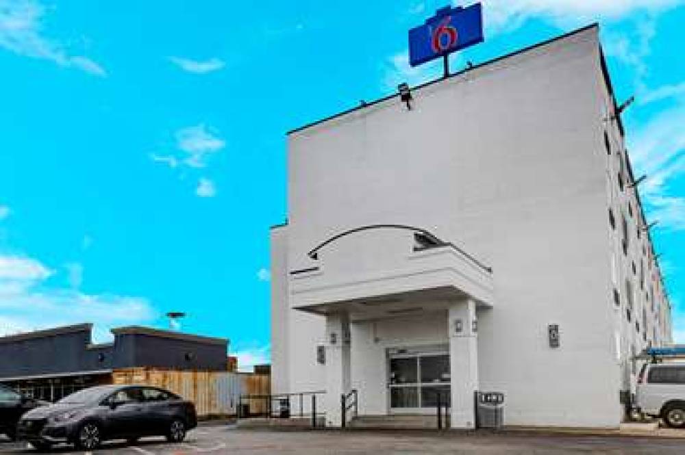 MOTEL 6 ARLINGTON, TX 1